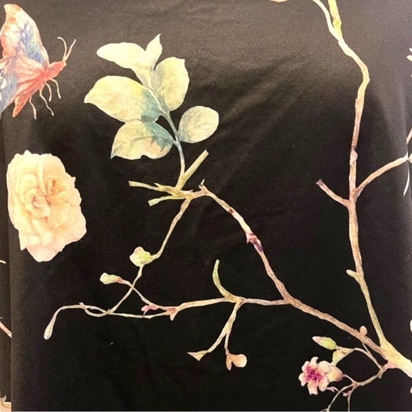 Bundle of 2: Spaghetti Strap Camisoles by H&M & LOVEAU Dear (Wardrobe Essential) - Picture 15 of 16